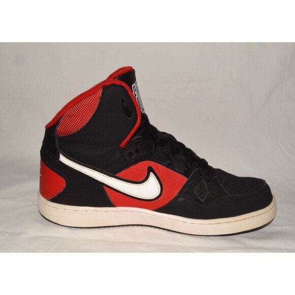 Athletic_Shoes